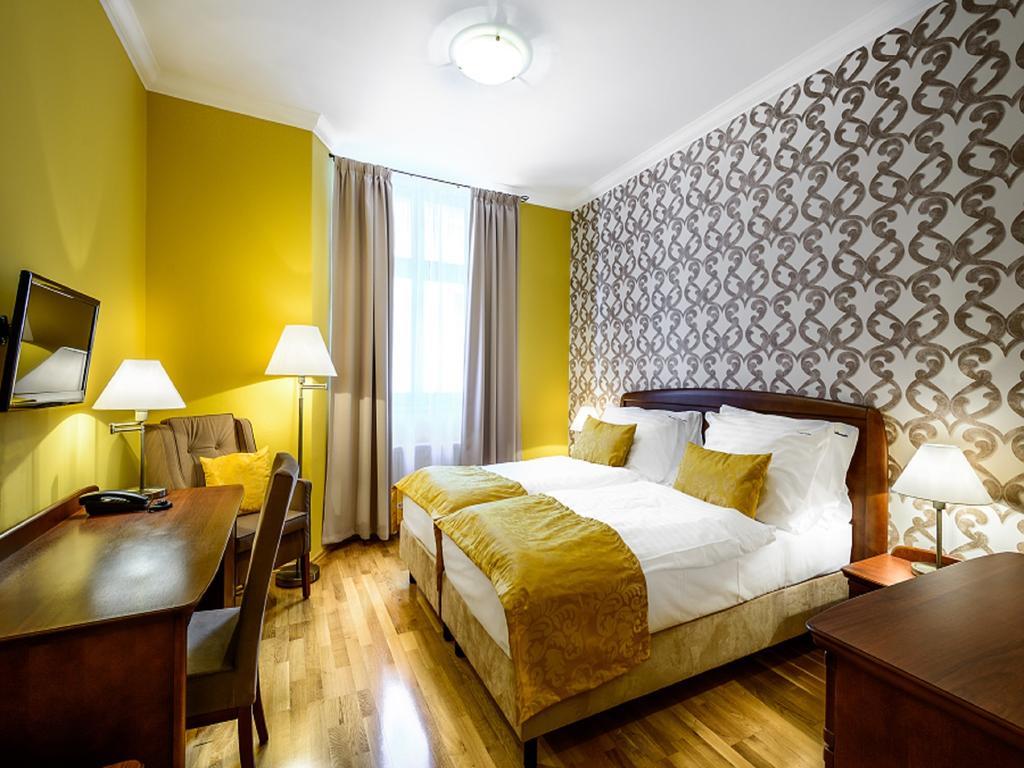 Hotel Alexander Stříbro Habitación foto