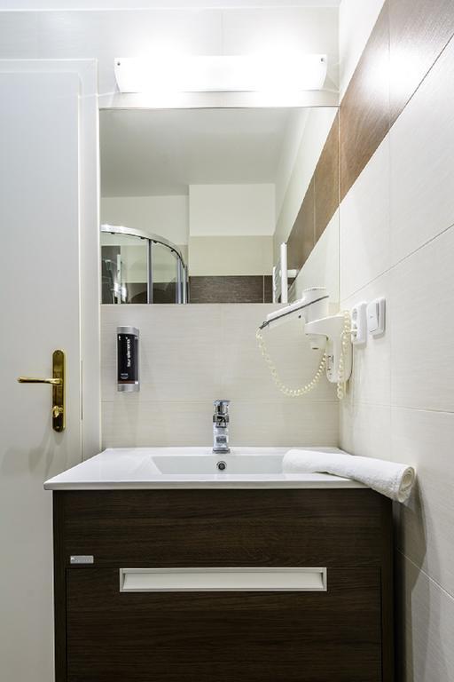 Hotel Alexander Stříbro Habitación foto