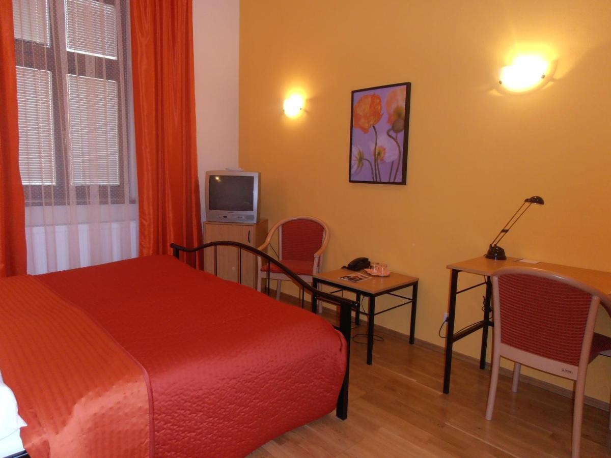 Hotel Alexander Stříbro Habitación foto